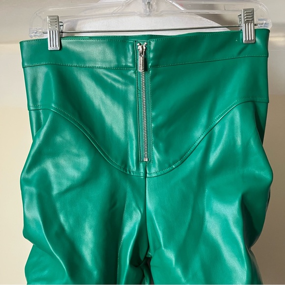 Maniere De Voir Vibrant Emerald Green Tacked Vegan Leather Flared Trousers US 6 - Picture 10 of 15